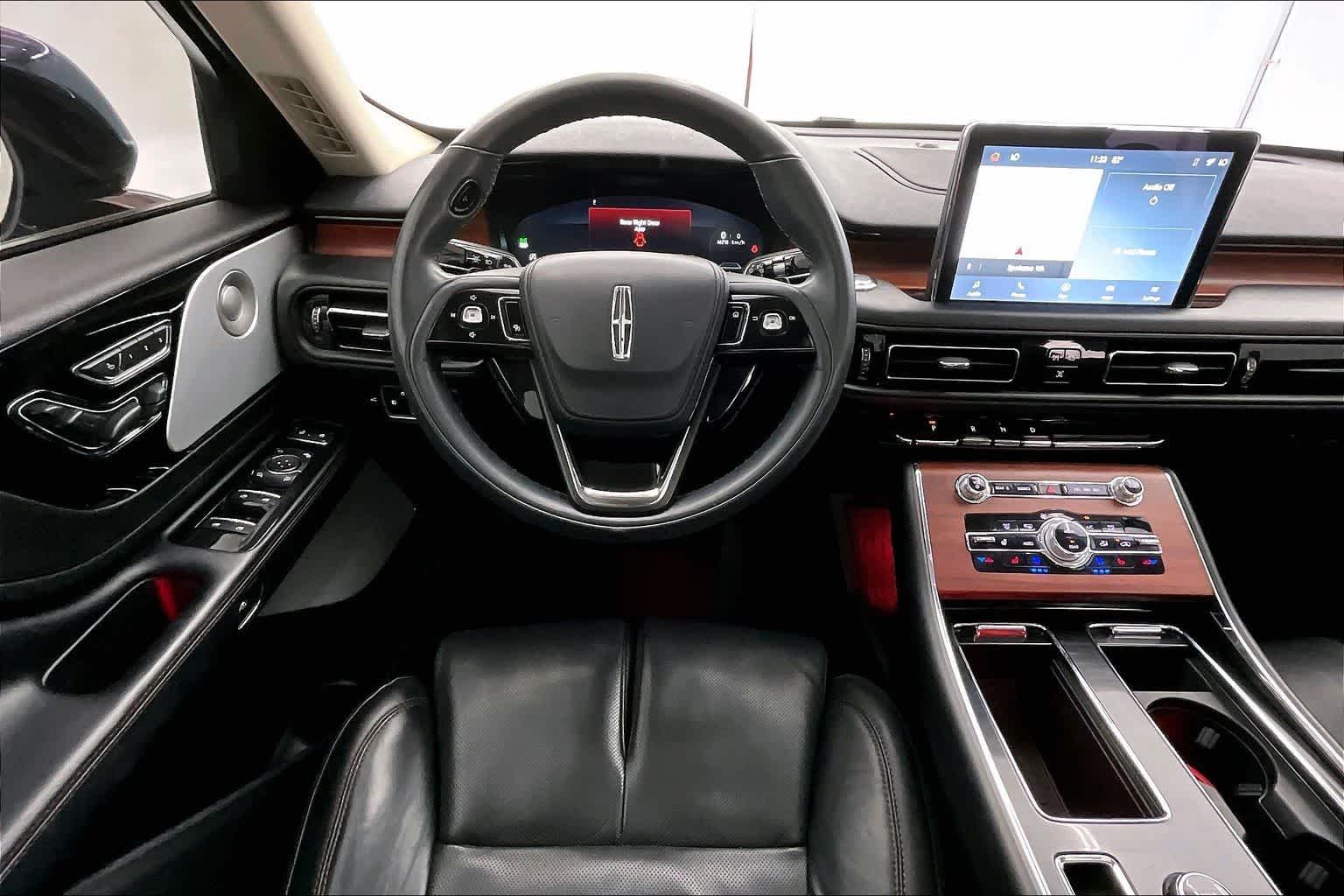 Thumbnail: 2023 Lincoln Aviator - 14