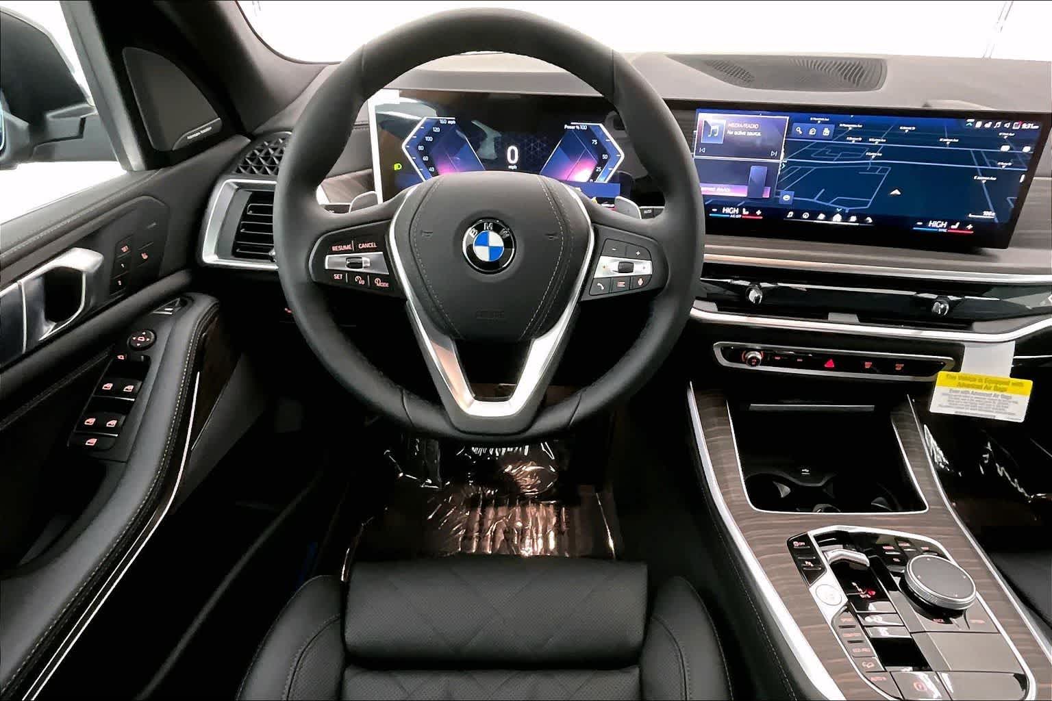 Thumbnail: 2026 BMW X5 - 15