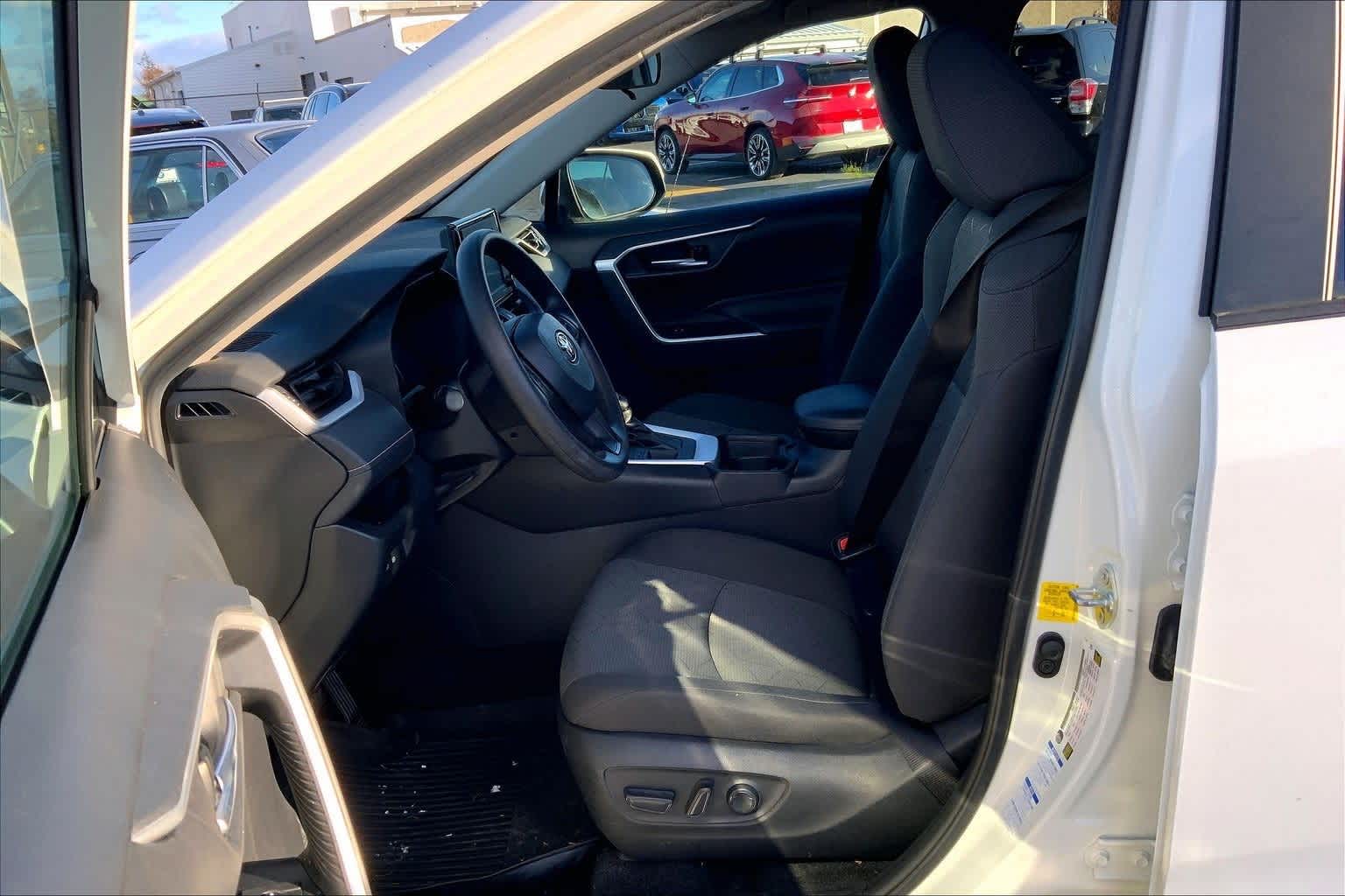 Thumbnail: 2021 Toyota RAV4 - 11