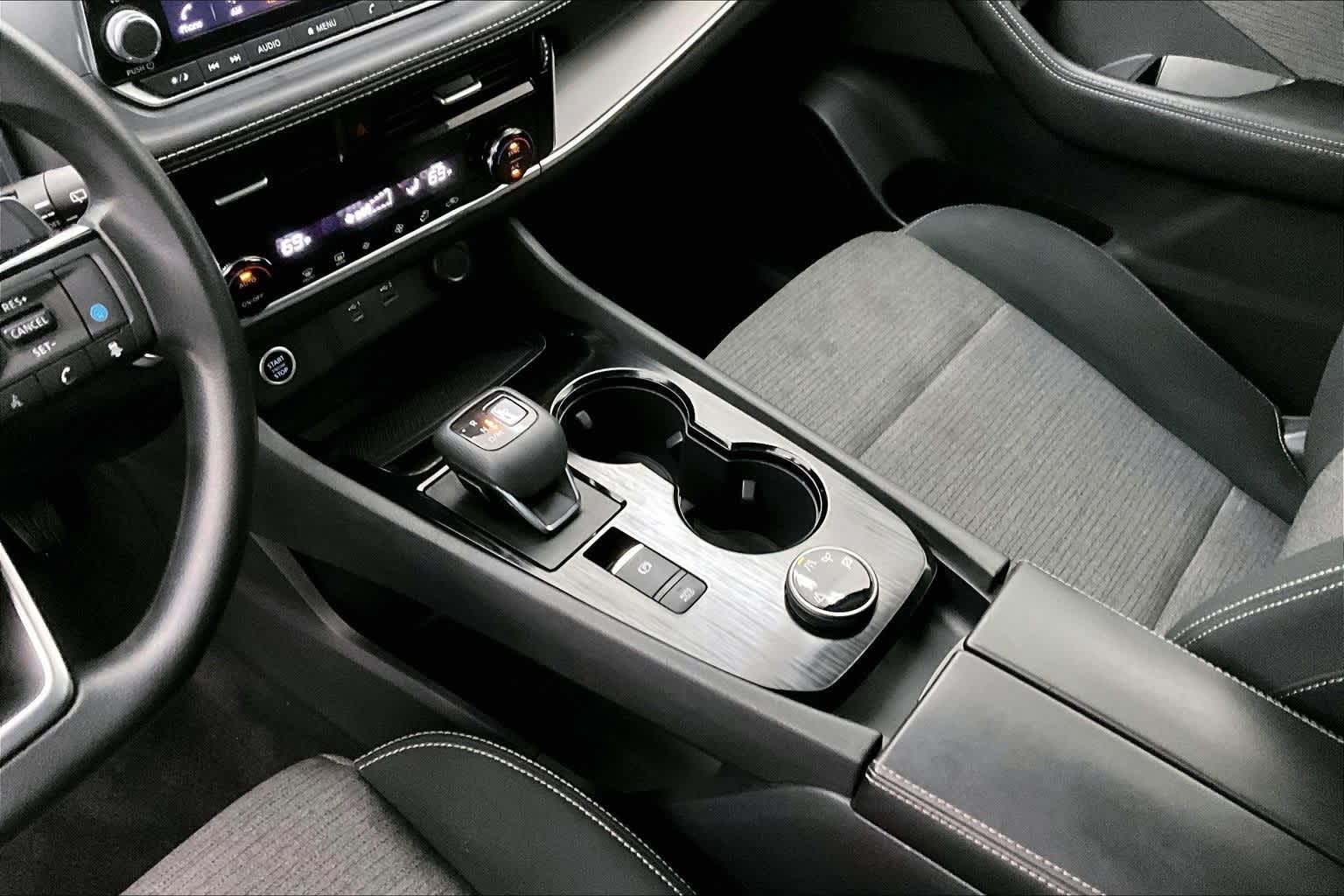 Thumbnail: 2021 Nissan Rogue - 16