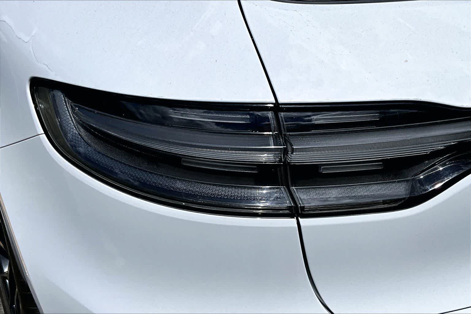 Thumbnail: 2021 Porsche Macan - 12