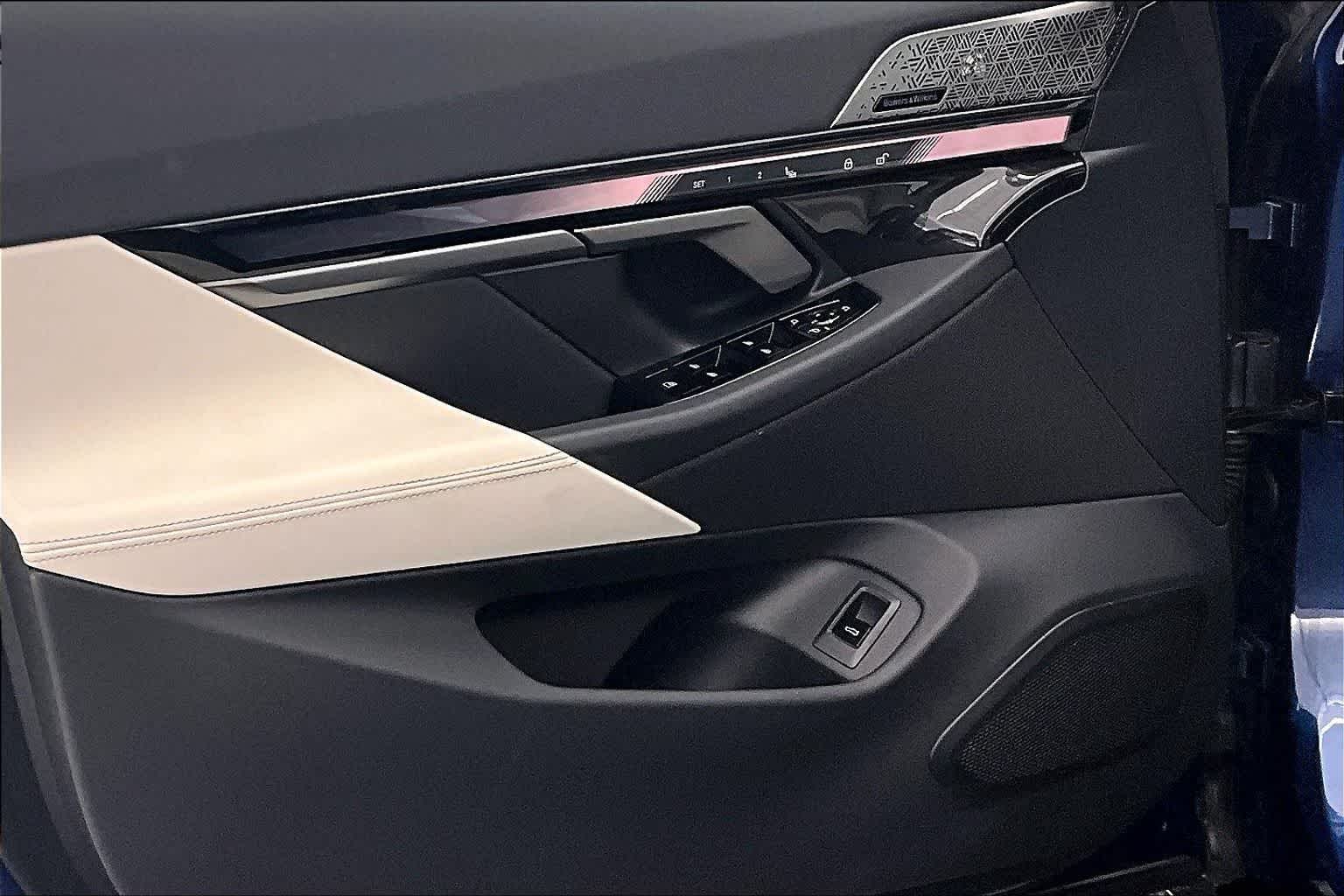 Thumbnail: 2026 BMW 5 Series - 27