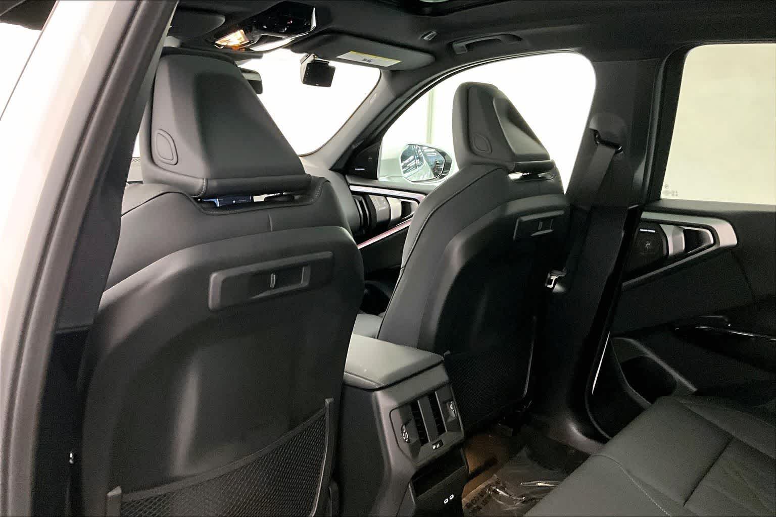 Thumbnail: 2026 BMW X3 - 12