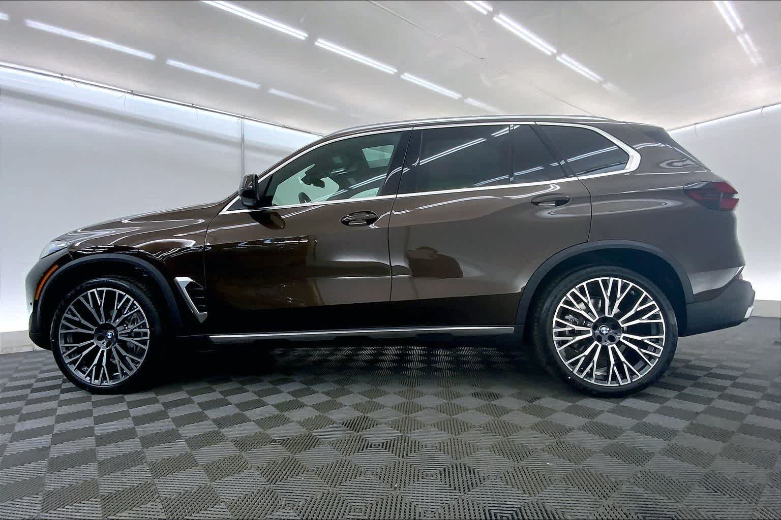 Thumbnail: 2026 BMW X5 - 3