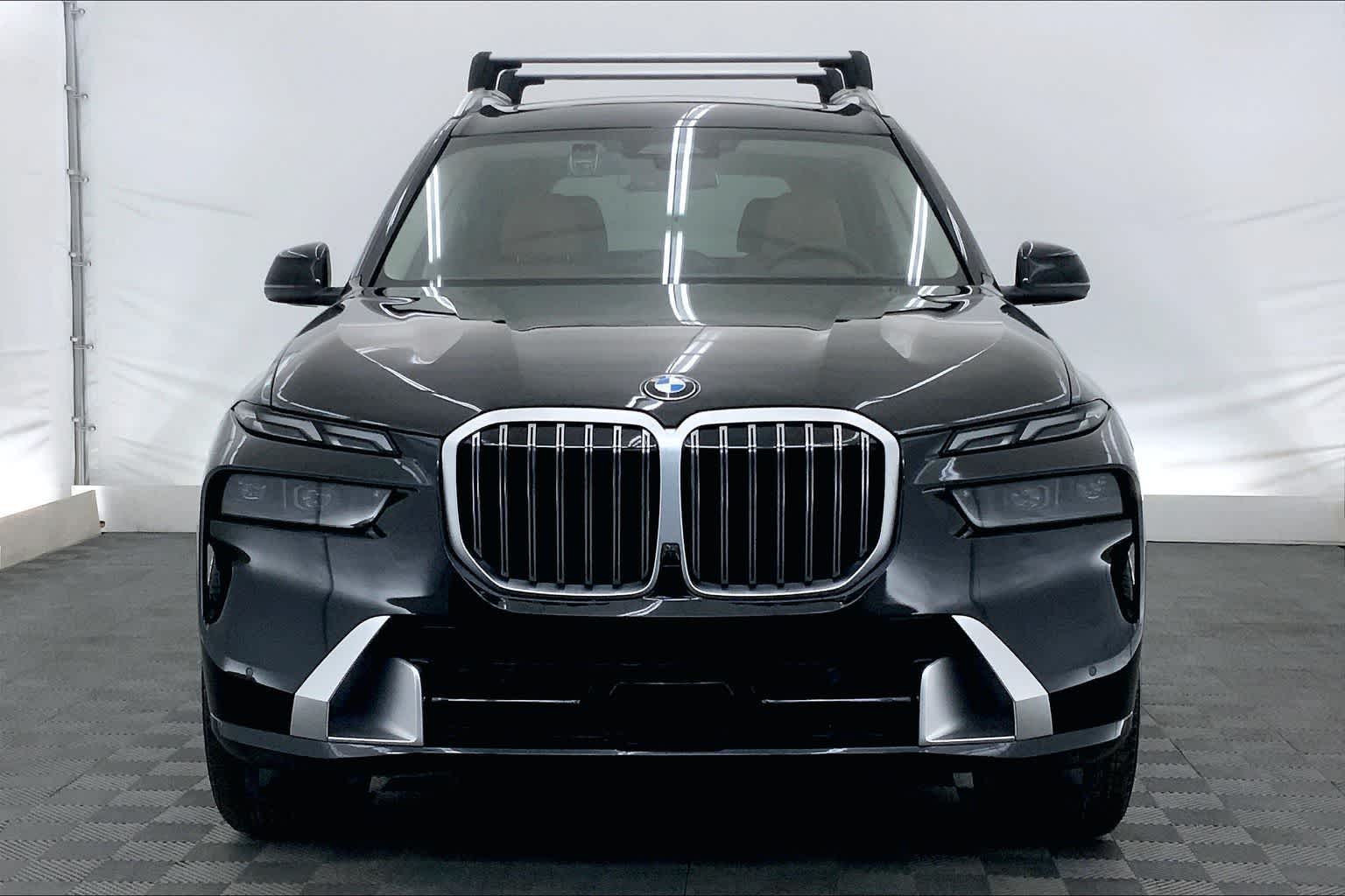 Thumbnail: 2026 BMW X7 - 6