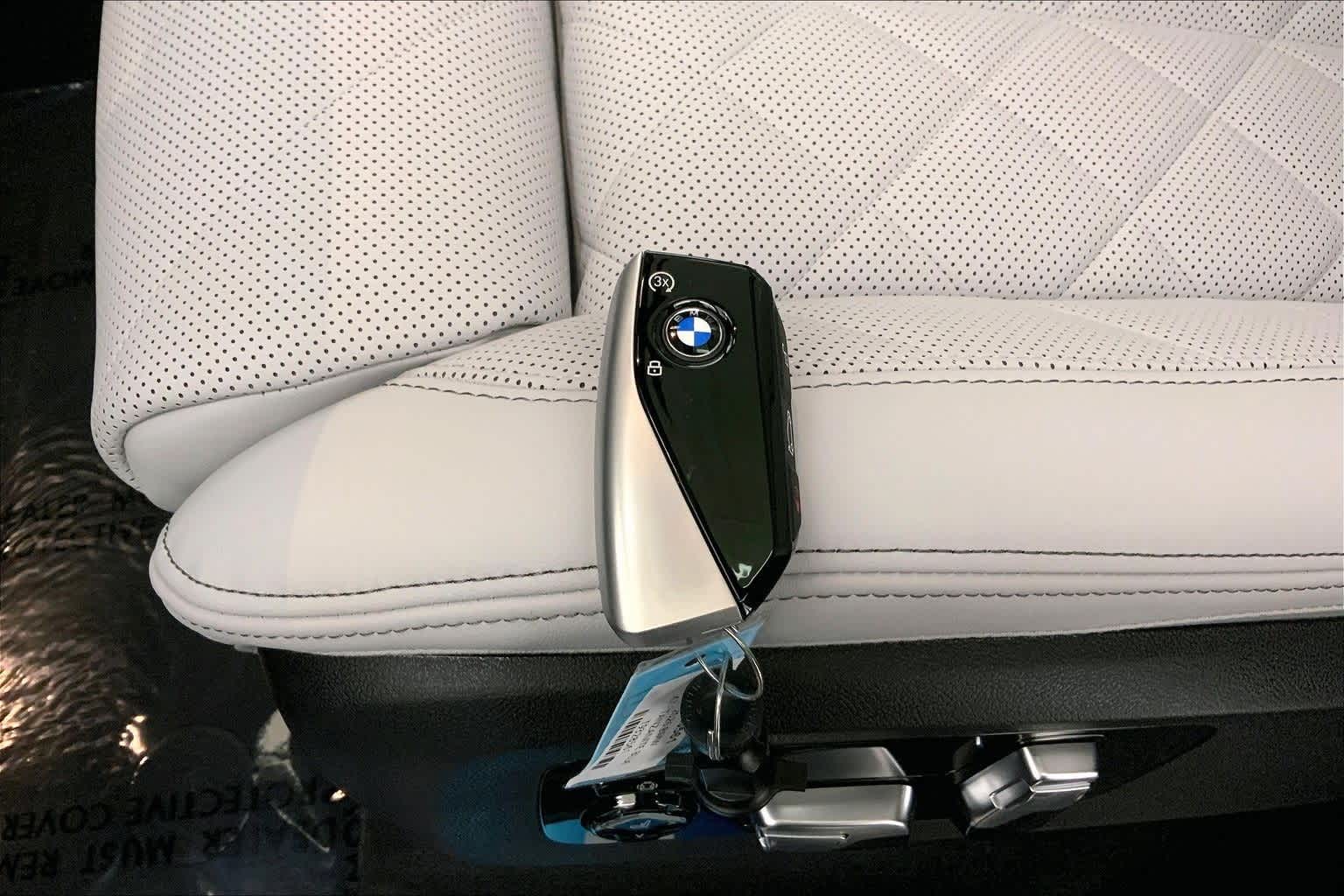 Thumbnail: 2026 BMW X7 - 20