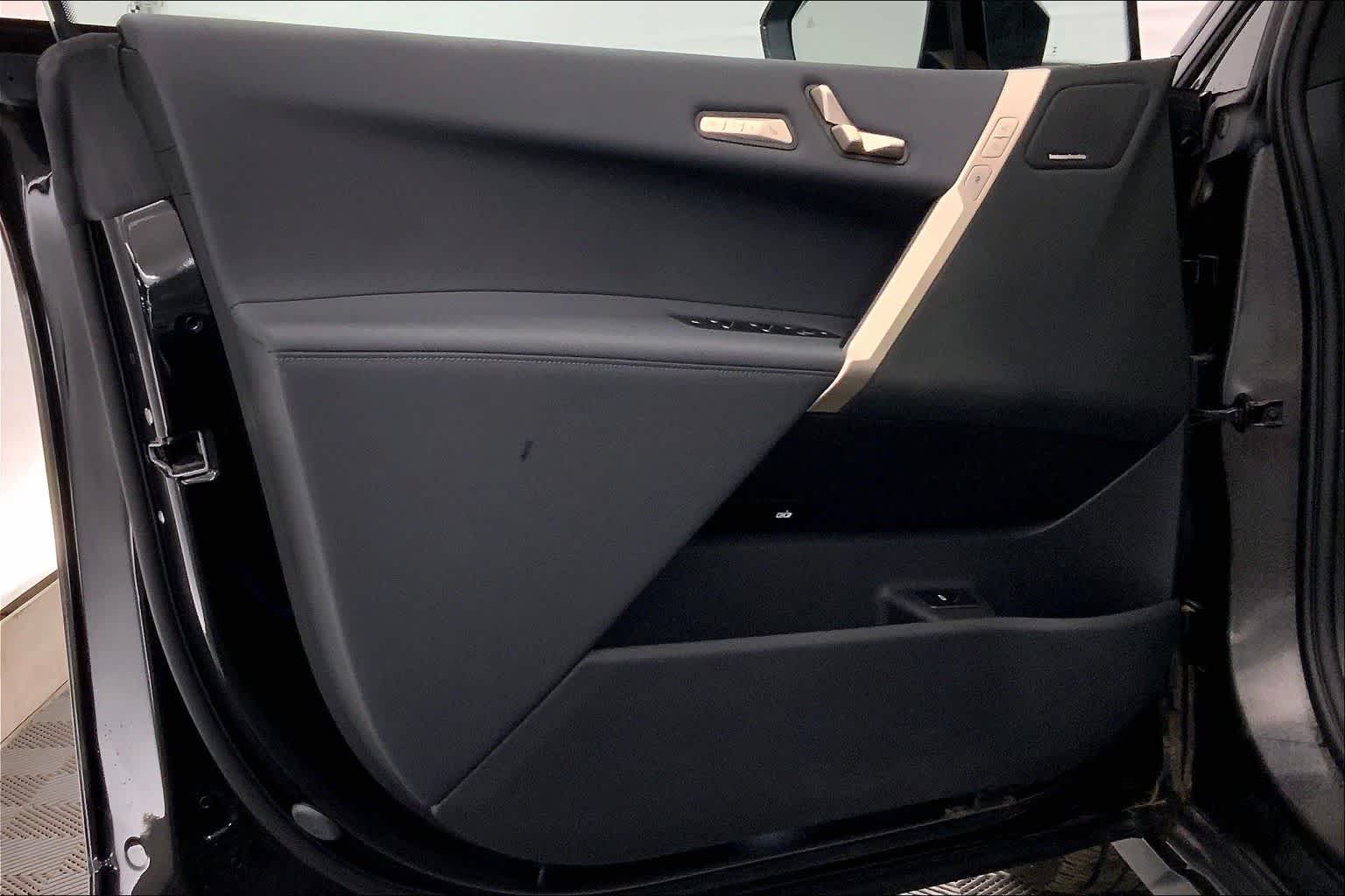 Thumbnail: 2024 BMW iX - 26