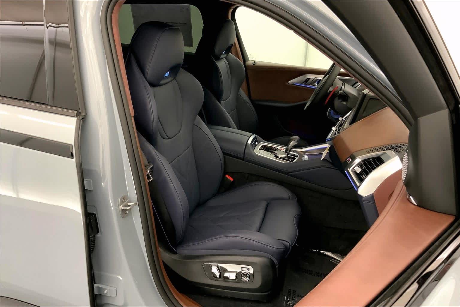 Thumbnail: 2026 BMW XM - 14