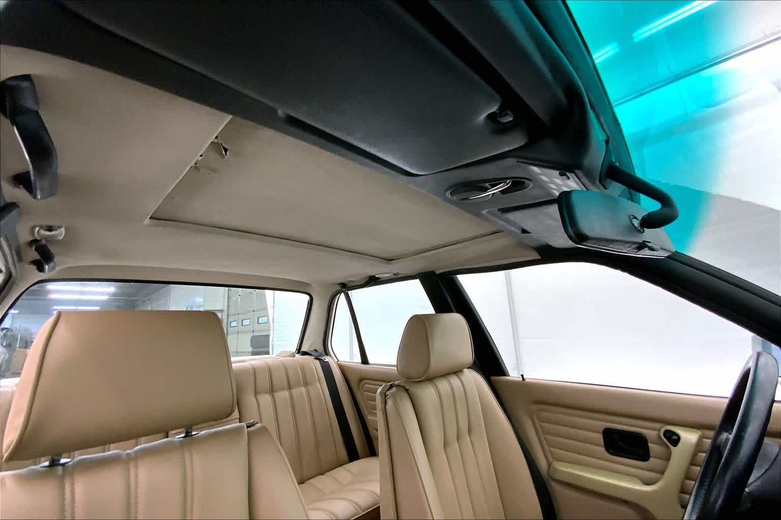 Thumbnail: 1991 BMW 3 Series - 30