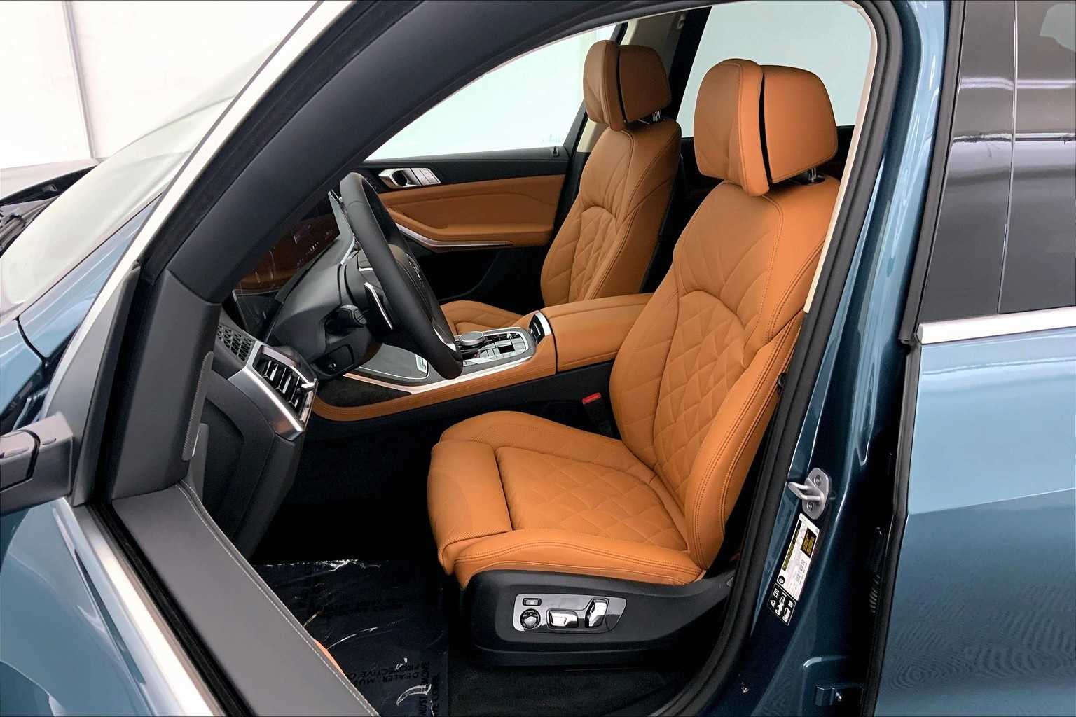 Thumbnail: 2026 BMW X7 - 11