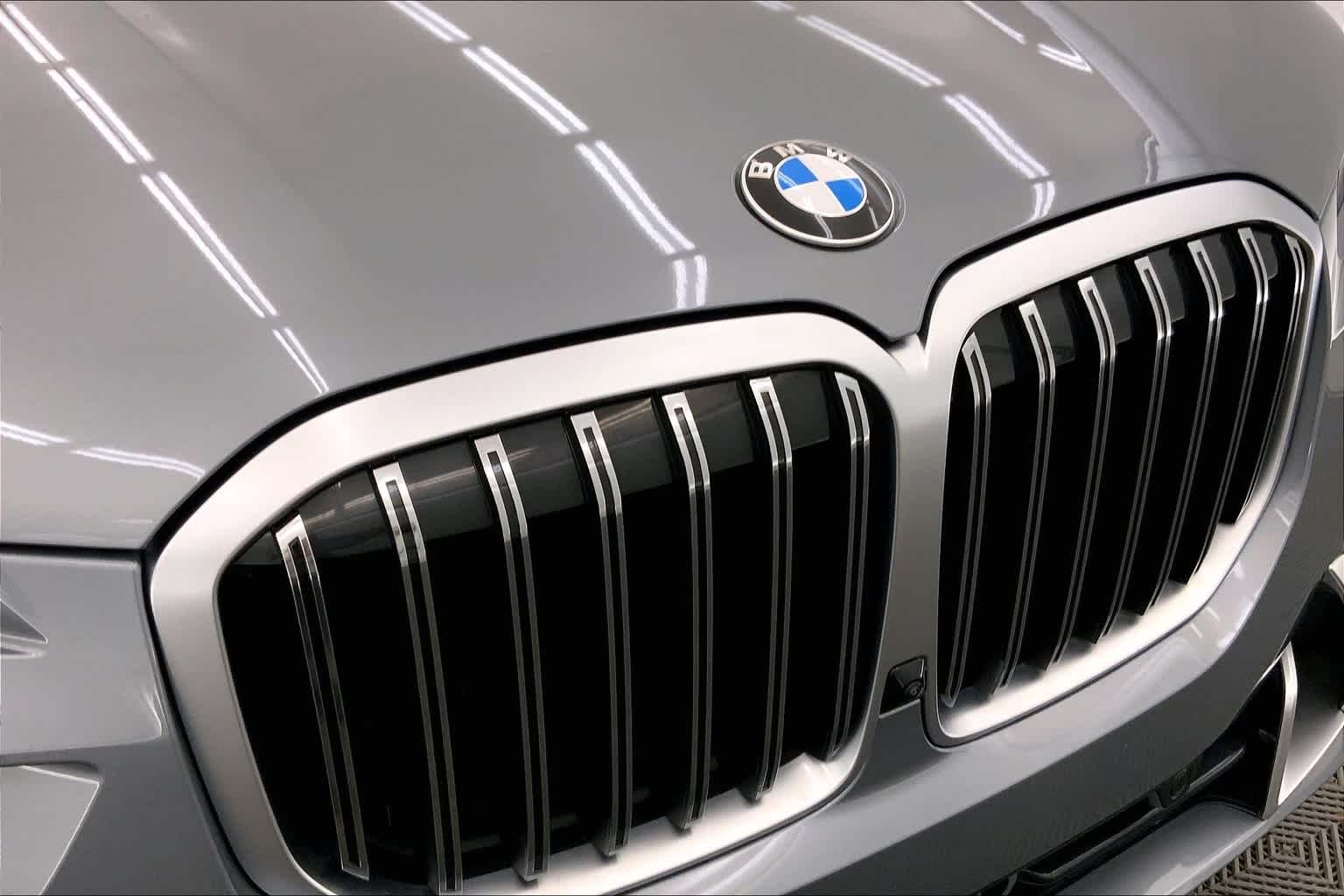 Thumbnail: 2024 BMW X7 - 33