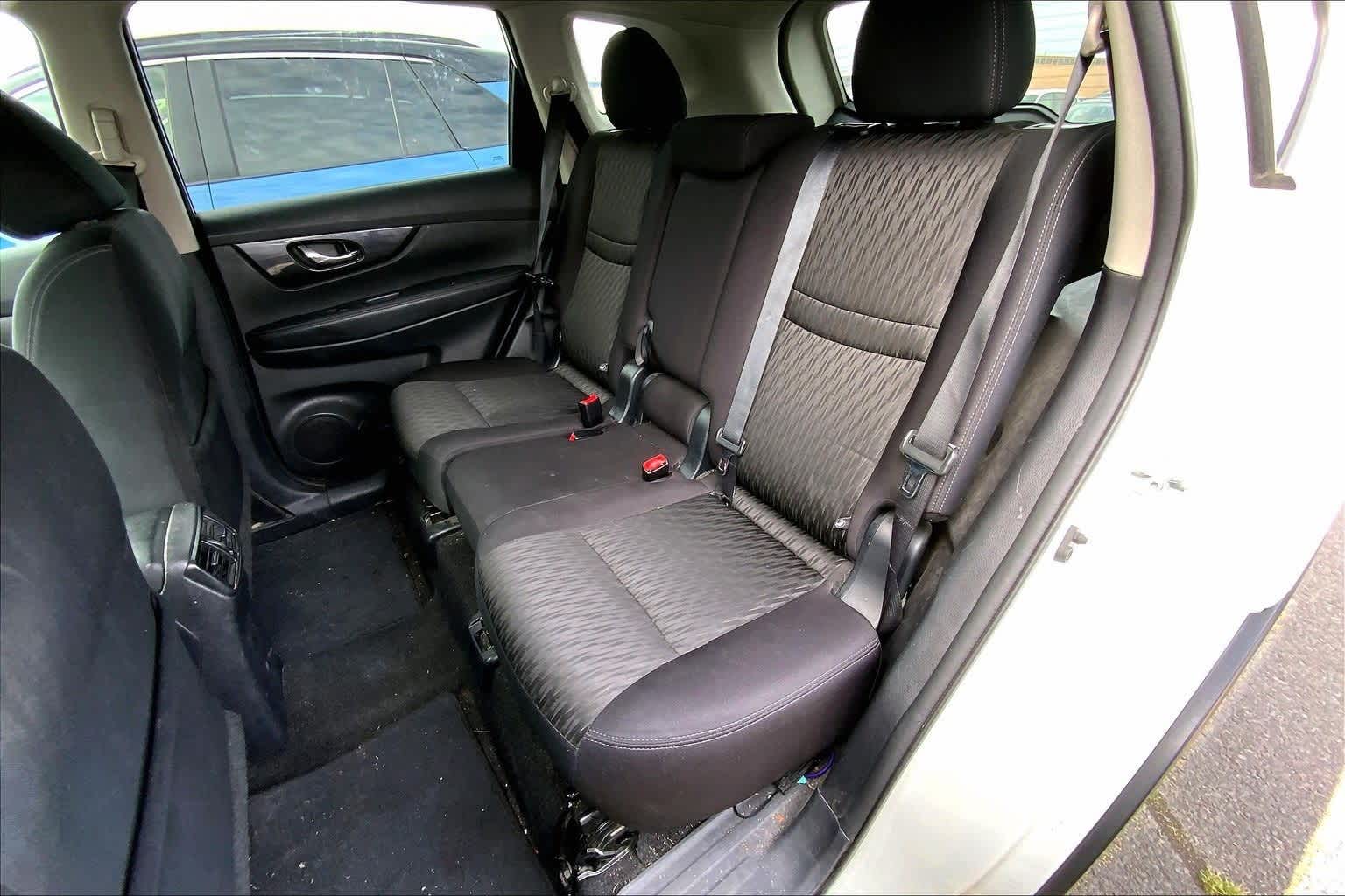 Thumbnail: 2017 Nissan Rogue - 13