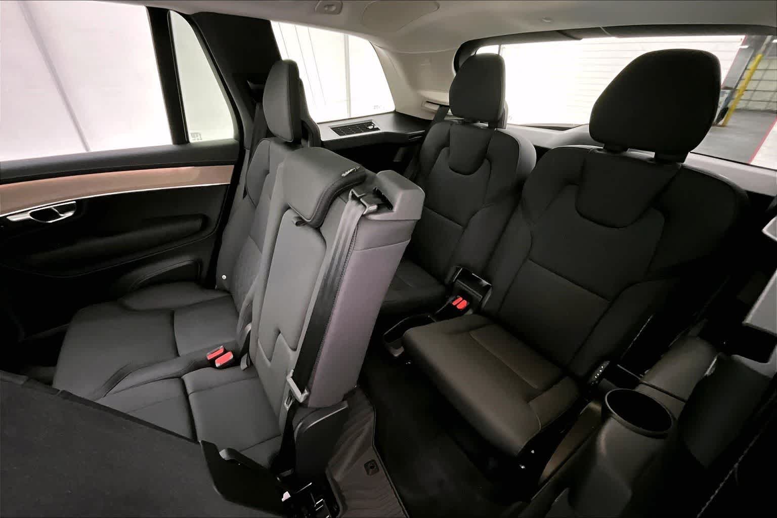 Thumbnail: 2025 Volvo XC90 - 29