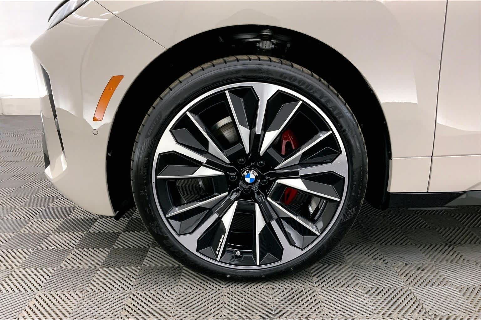 Thumbnail: 2026 BMW iX - 8