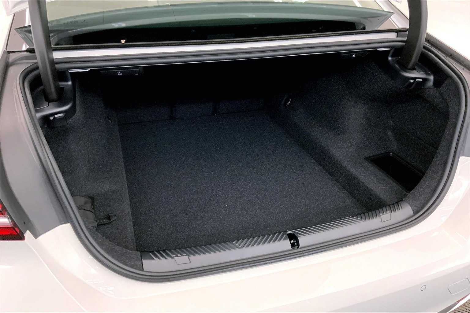 Thumbnail: 2025 BMW 5 Series - 19