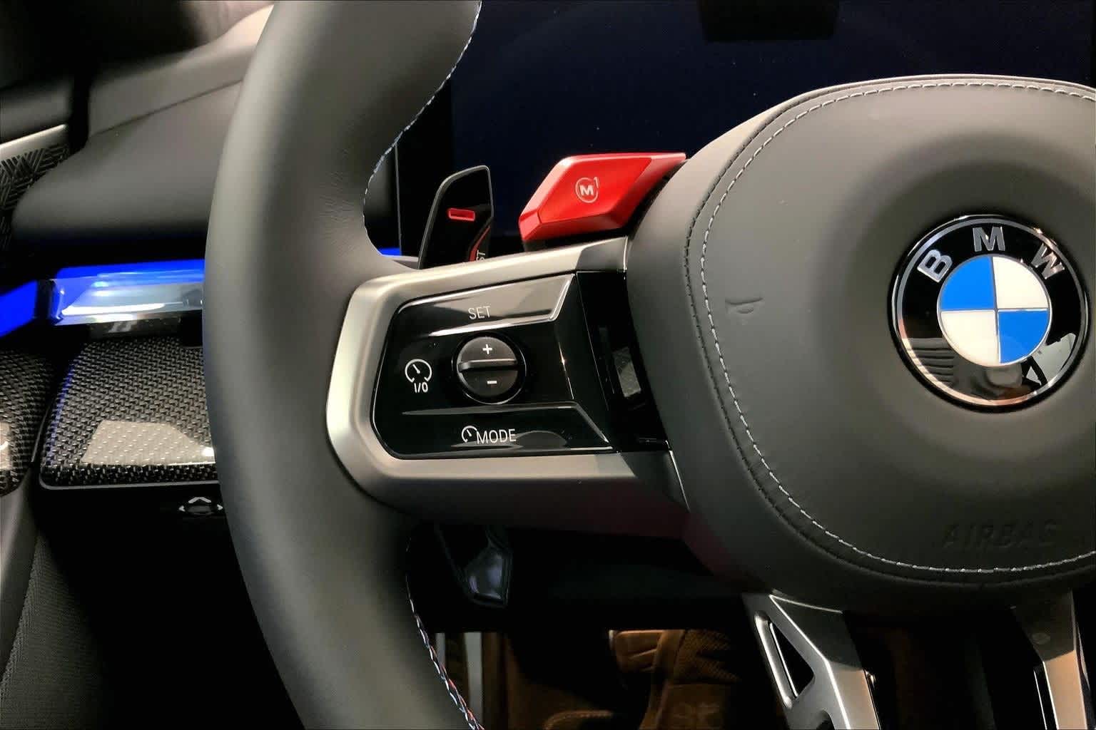 Thumbnail: 2025 BMW M5 - 24