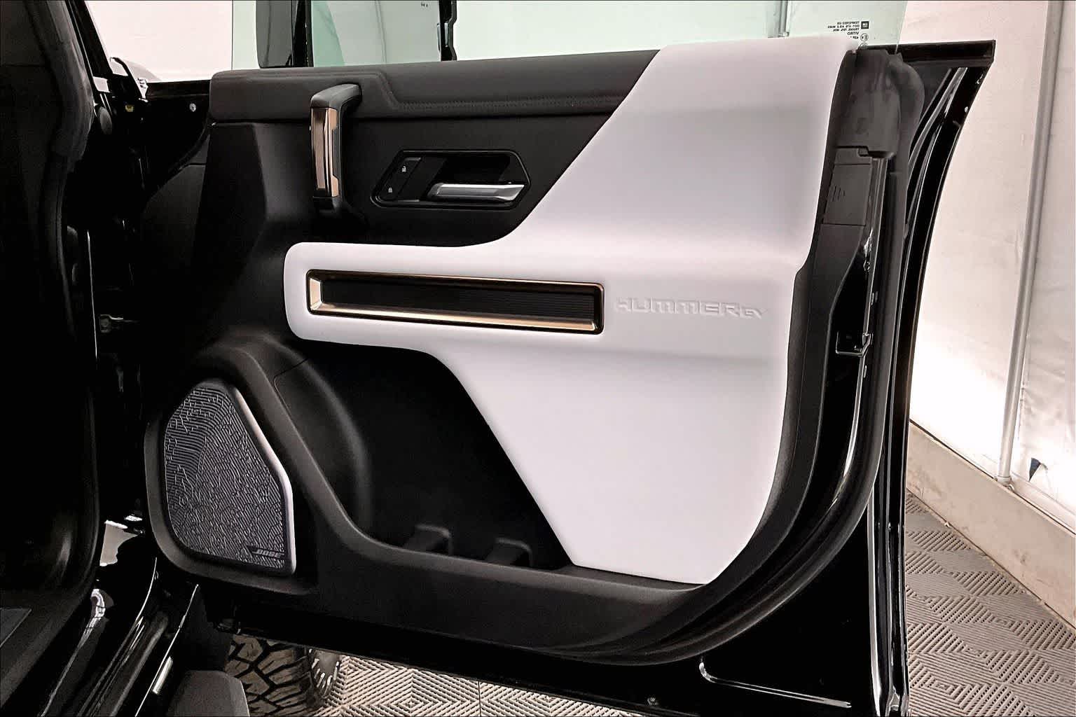 Thumbnail: 2025 GMC Hummer EV - 28