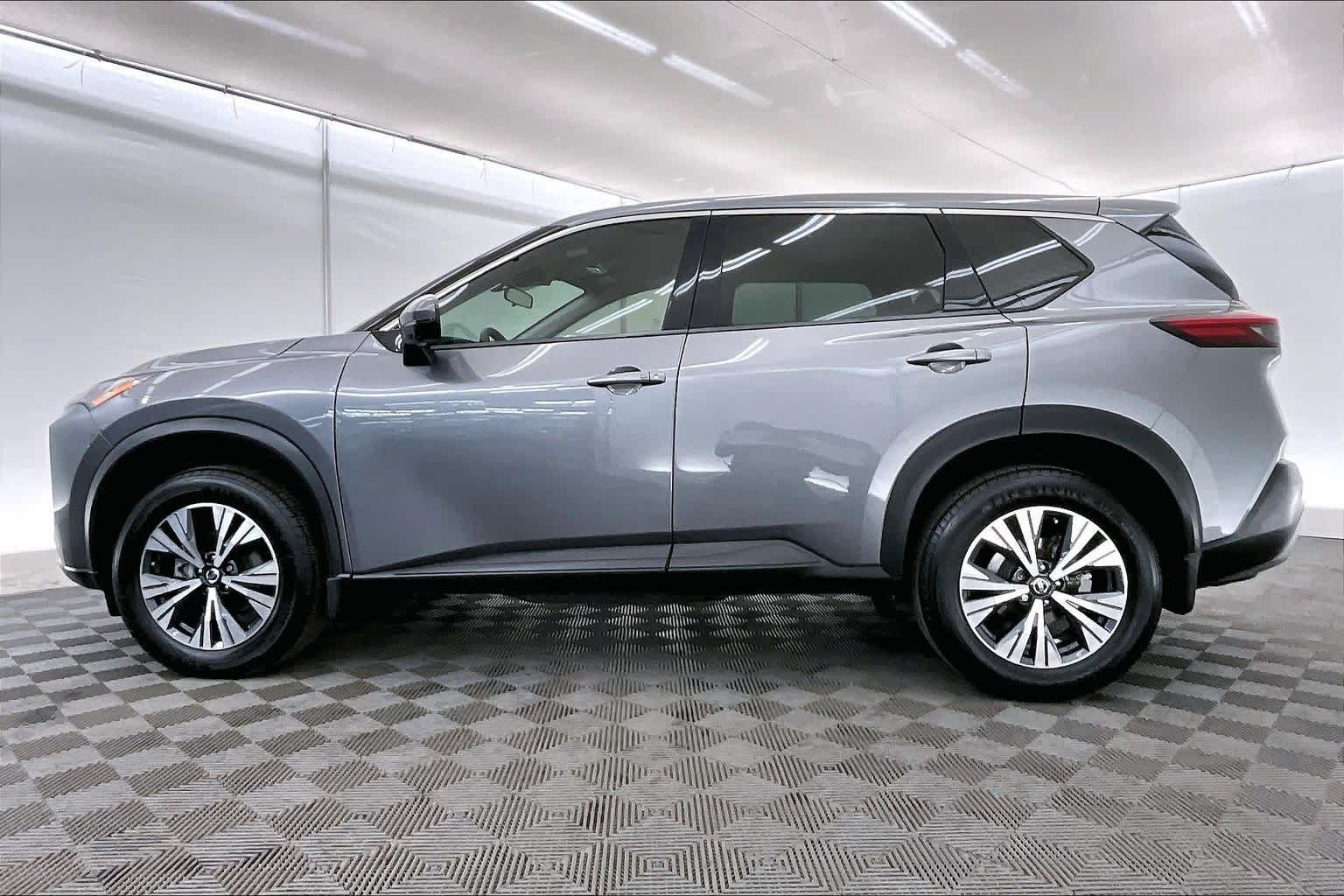 Thumbnail: 2021 Nissan Rogue - 3