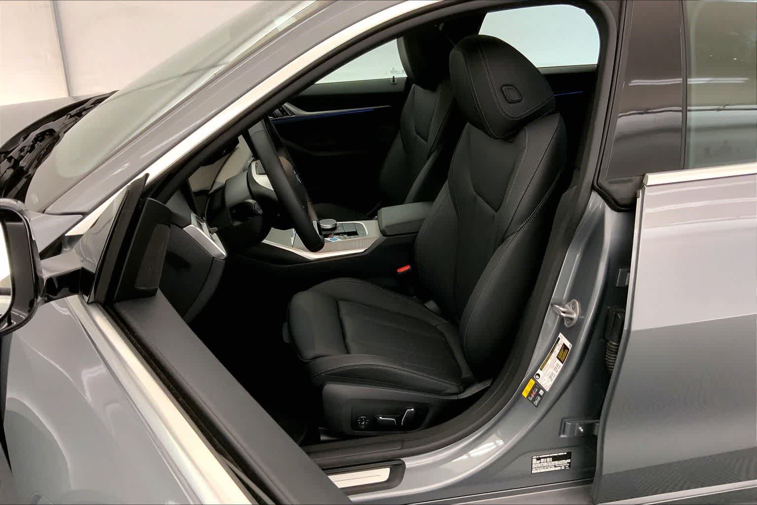 Thumbnail: 2025 BMW i4 - 11