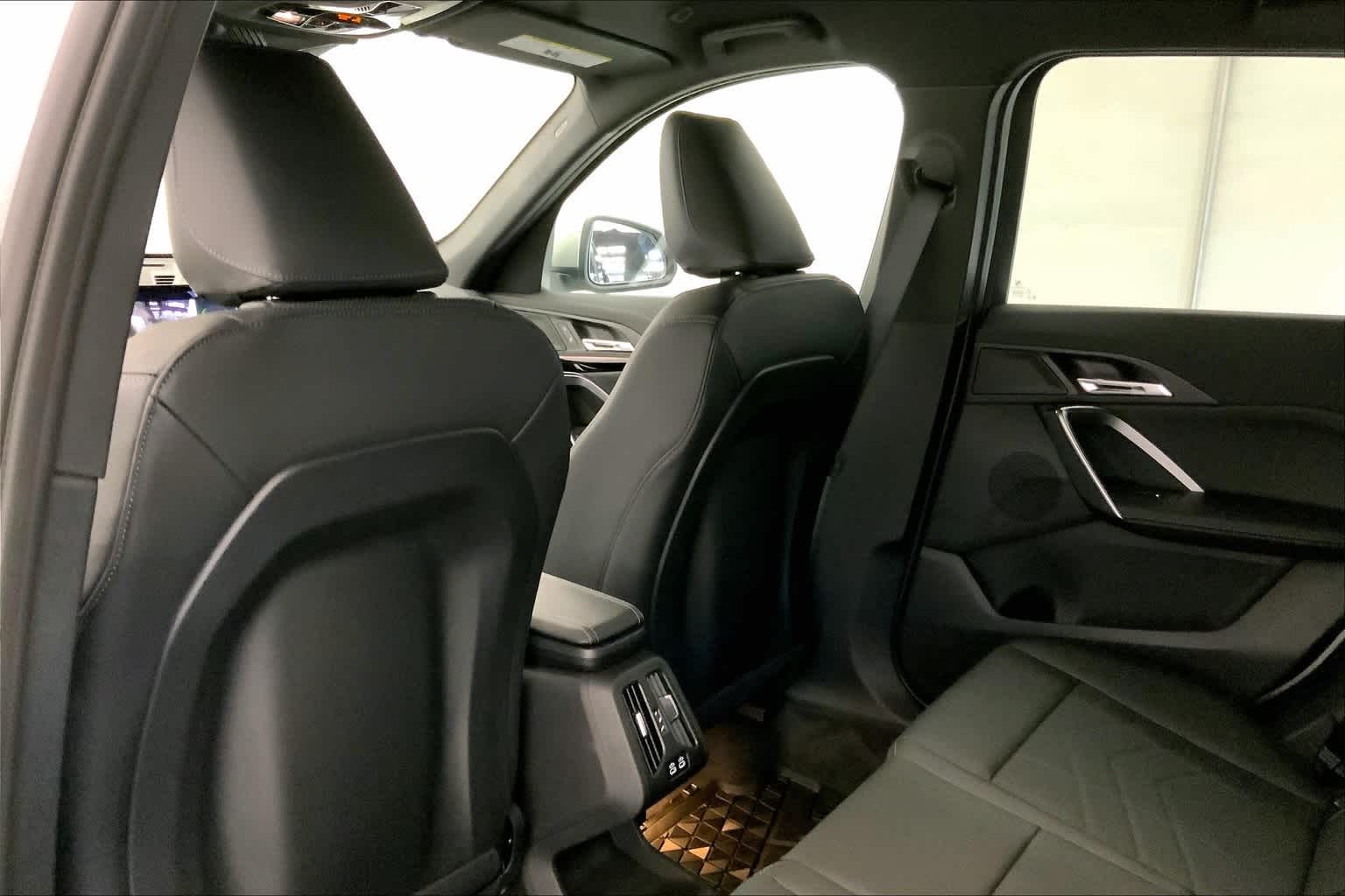 2025 BMW X1 xDrive28i 12