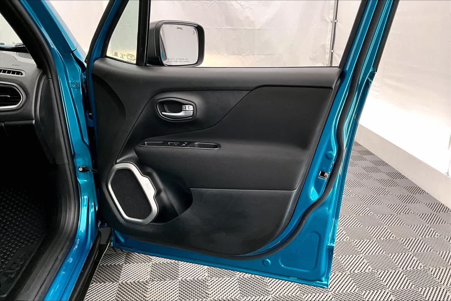 Thumbnail: 2021 Jeep Renegade - 28