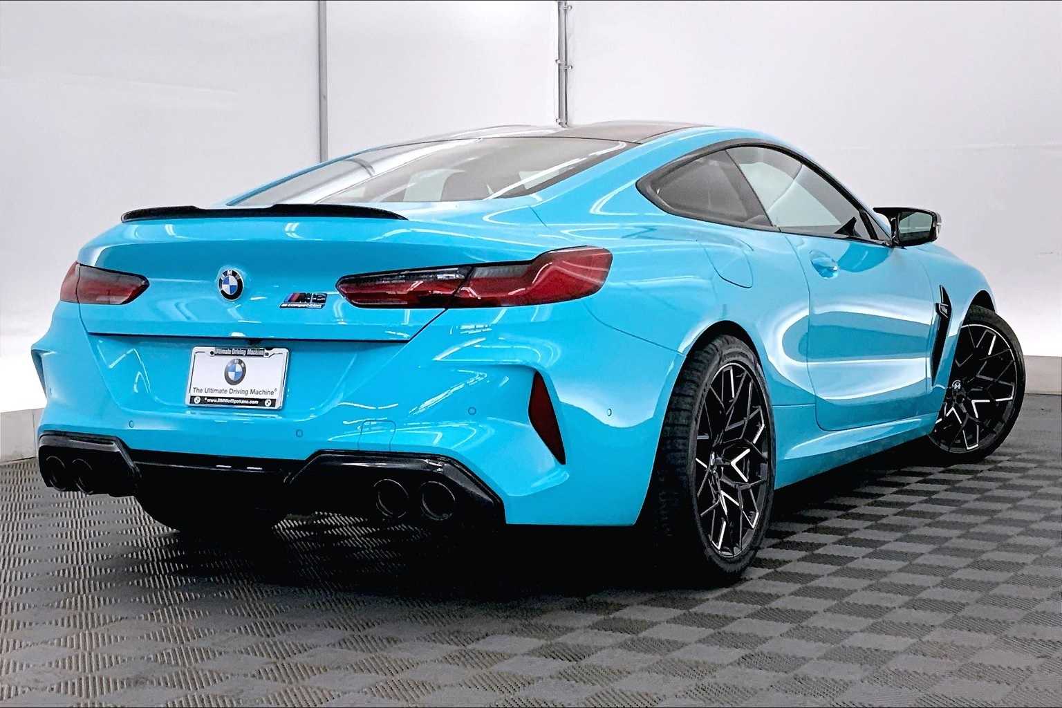 Thumbnail: 2025 BMW M8 - 20