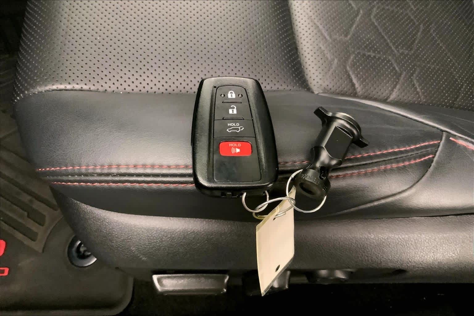 Thumbnail: 2021 Toyota RAV4 - 19