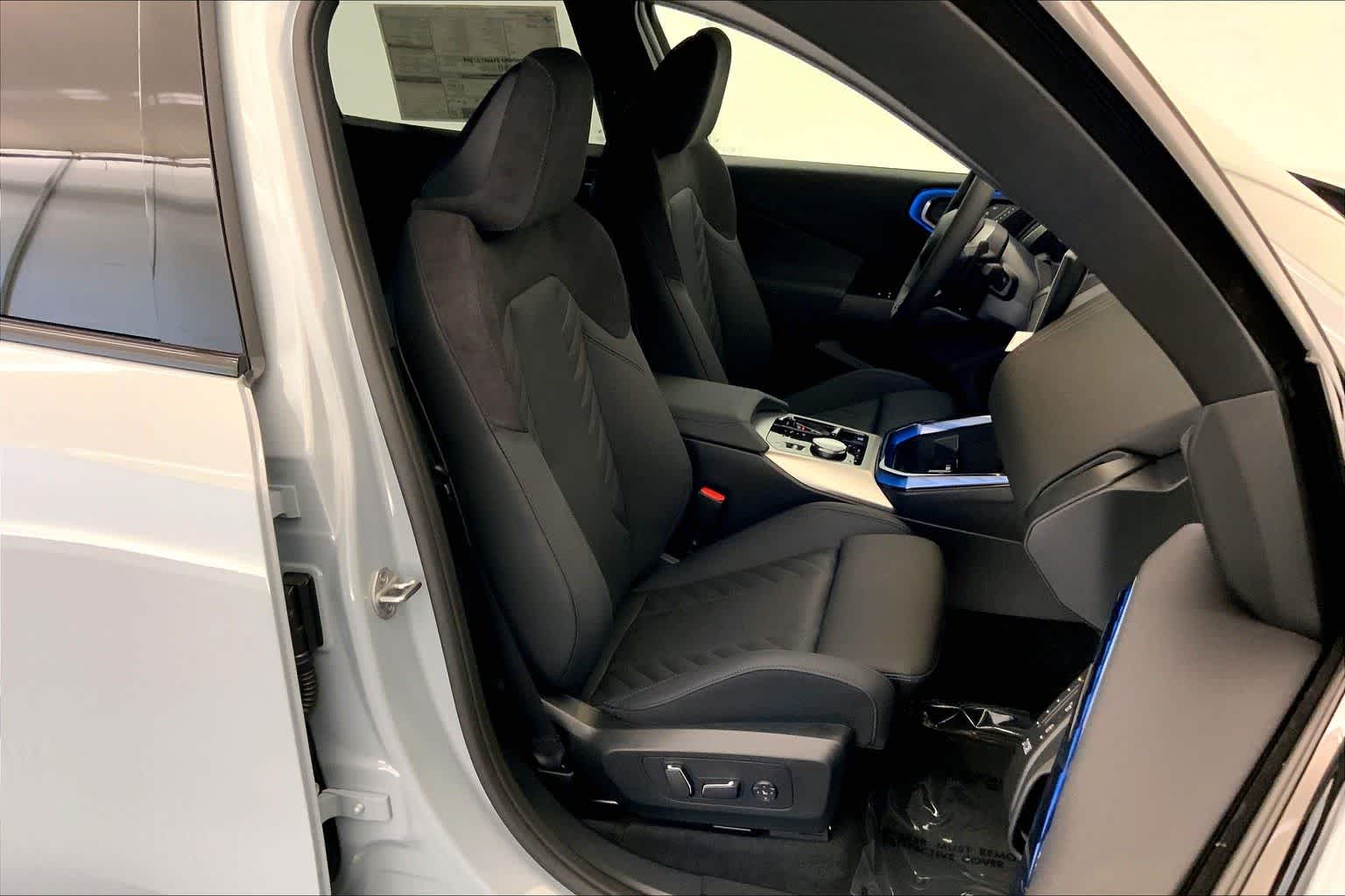 Thumbnail: 2025 BMW X3 - 14