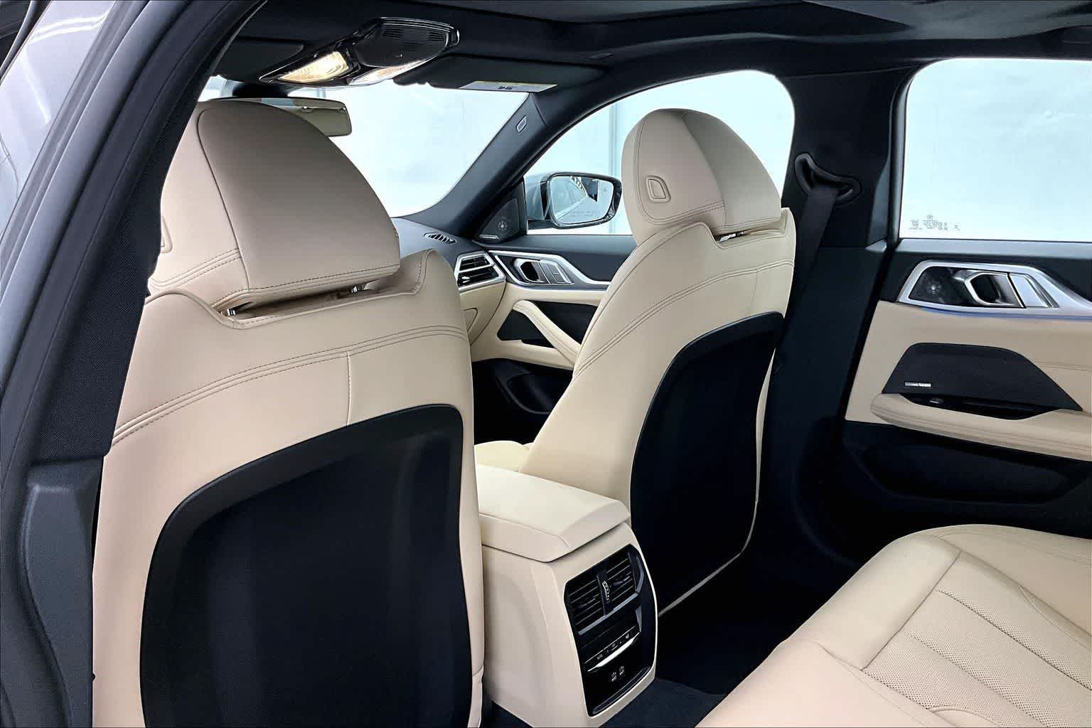 Thumbnail: 2025 BMW i4 - 12