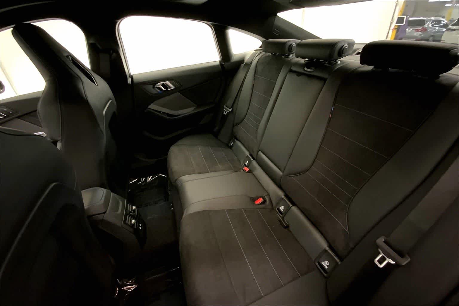 Thumbnail: 2025 BMW 2 Series - 13