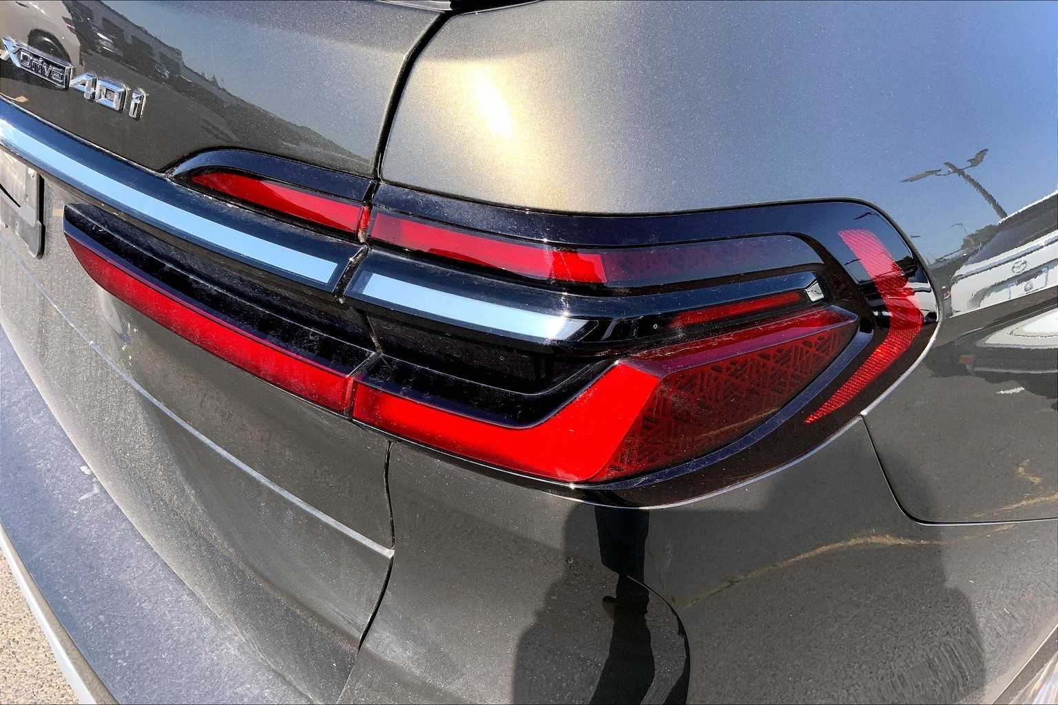 Thumbnail: 2023 BMW X7 - 15