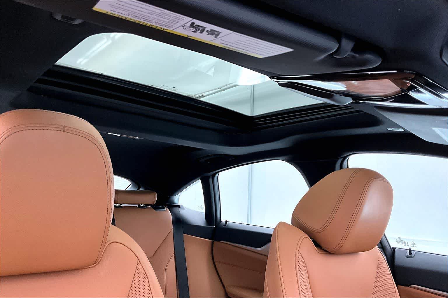 Thumbnail: 2023 BMW i4 - 30