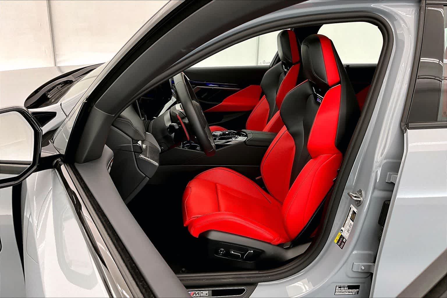 Thumbnail: 2026 BMW M5 - 11