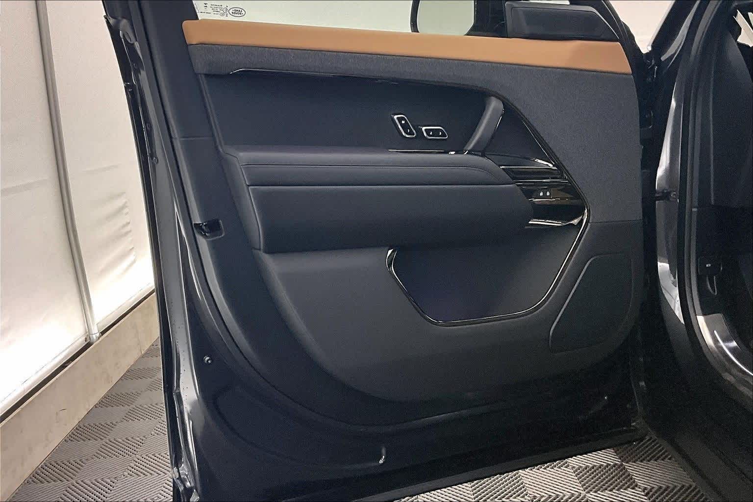 Thumbnail: 2026 Land Rover Range Rover Sport - 27