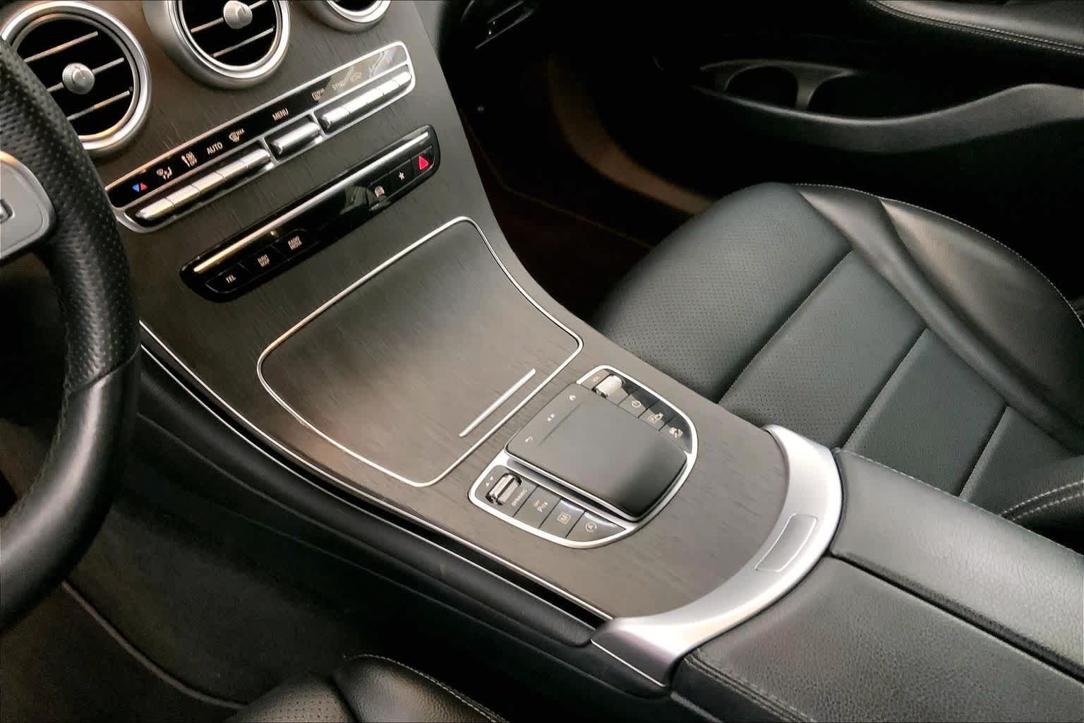 Thumbnail: 2022 Mercedes-Benz GLC - 16