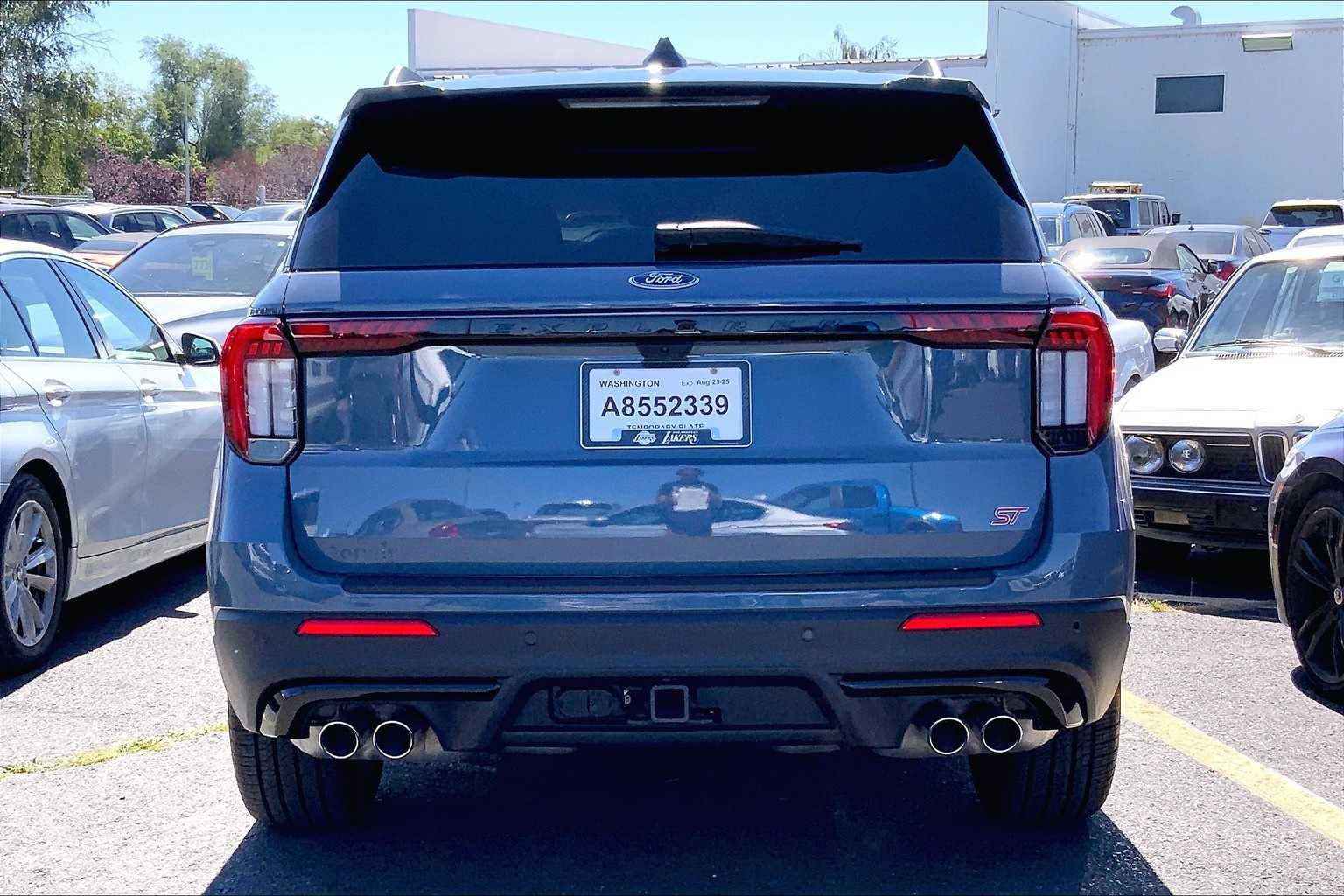 Thumbnail: 2025 Ford Explorer - 5