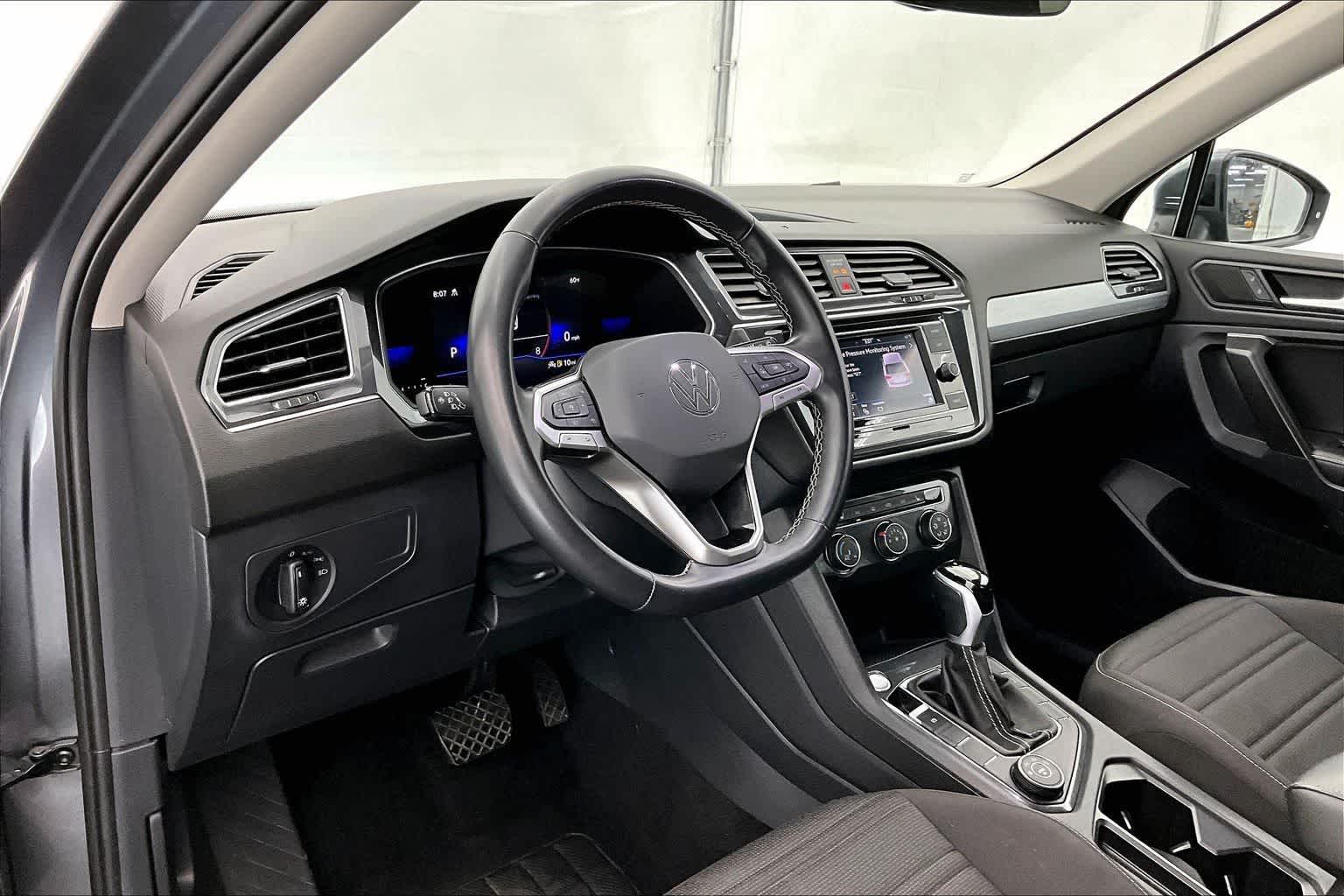 Thumbnail: 2024 Volkswagen Tiguan - 2