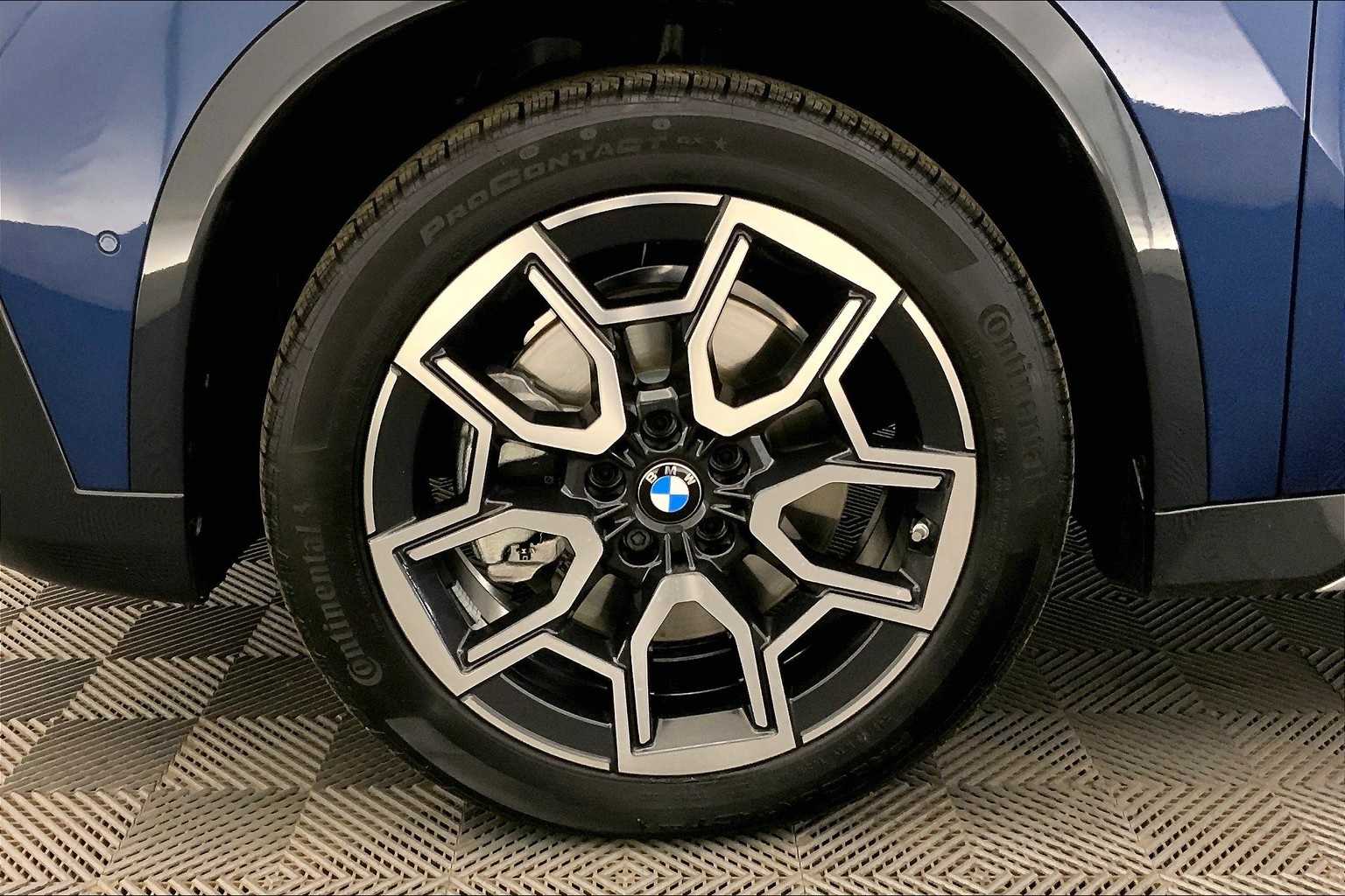 Thumbnail: 2025 BMW X1 - 8