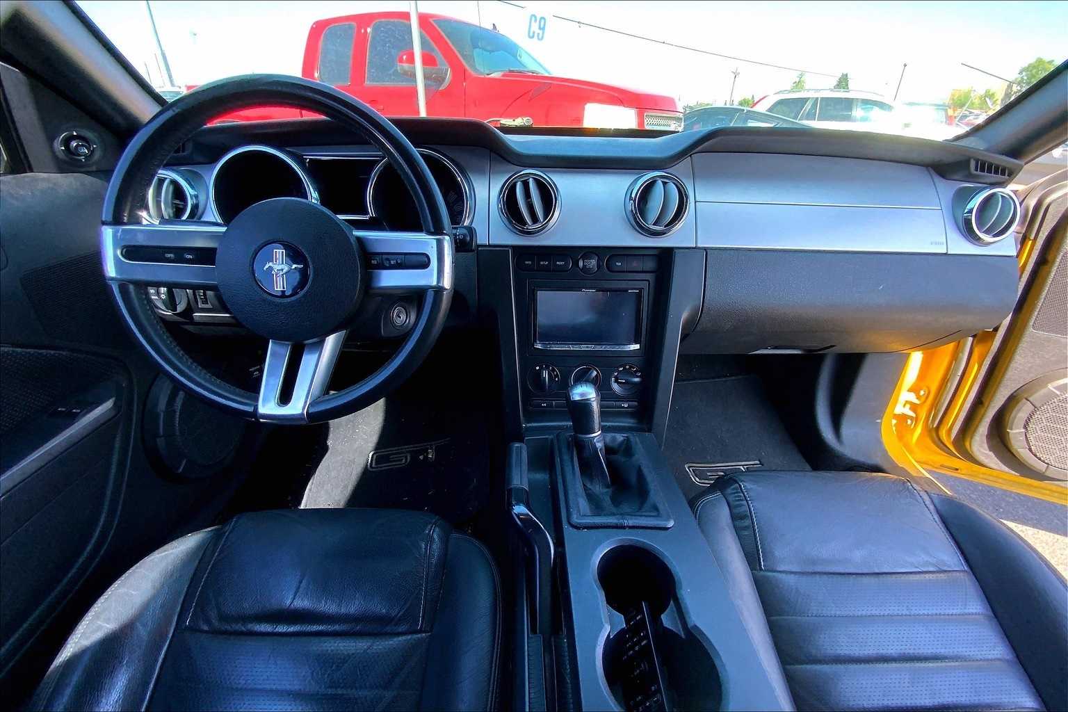 Thumbnail: 2005 Ford Mustang - 10