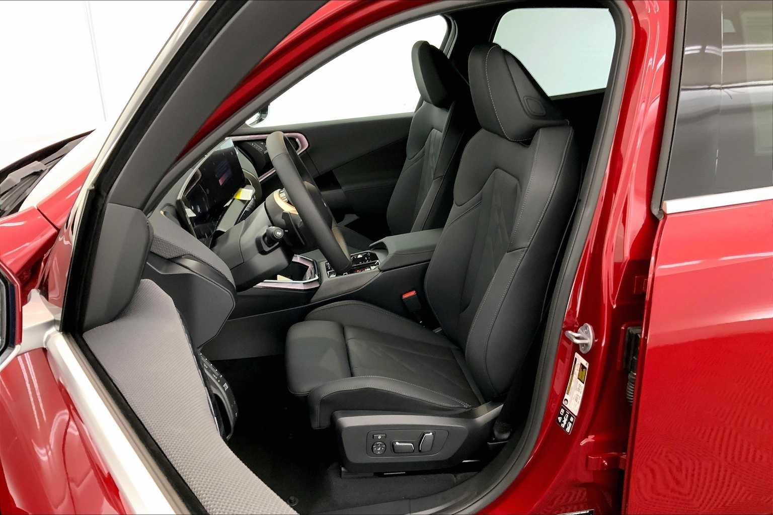 Thumbnail: 2025 BMW X3 - 11