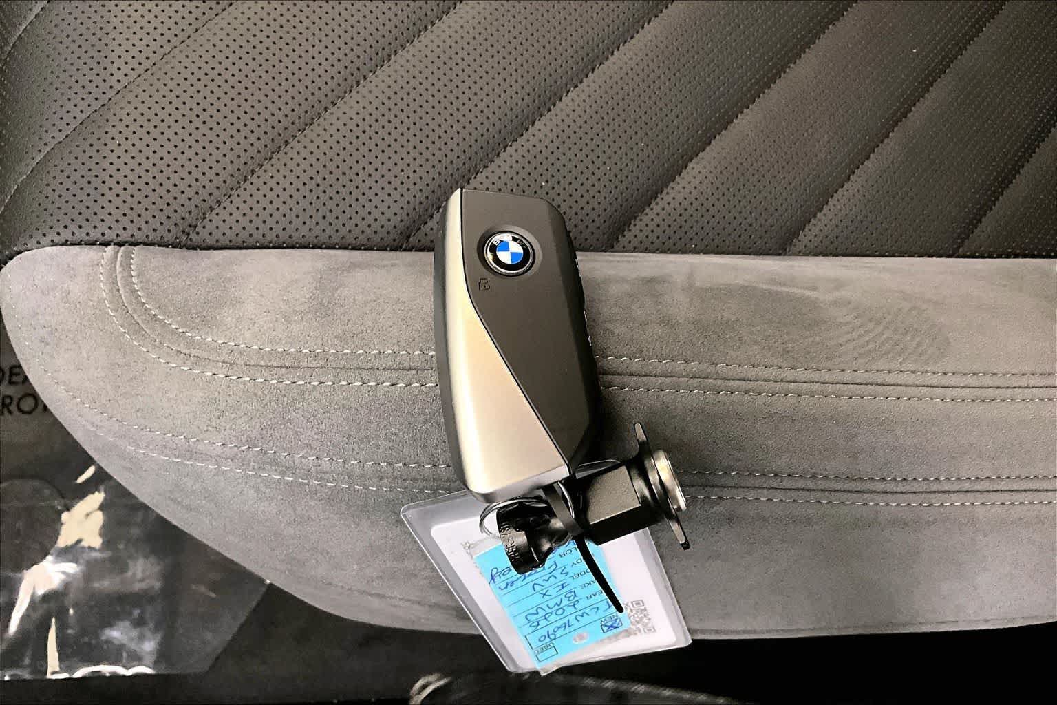 Thumbnail: 2026 BMW iX - 20