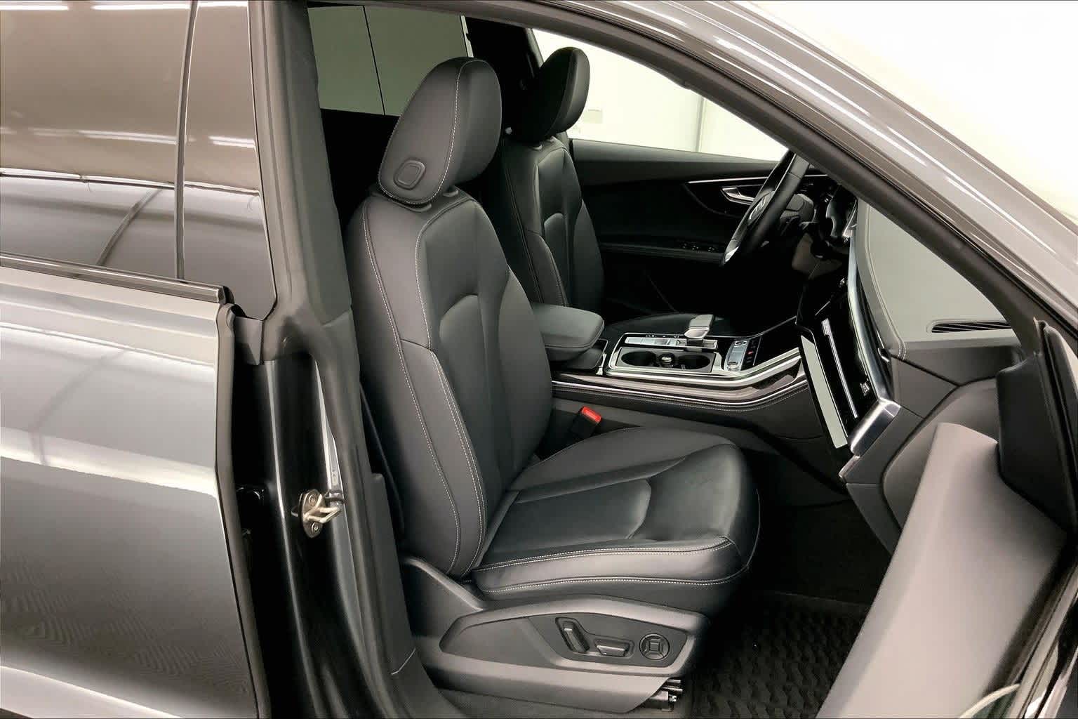 Thumbnail: 2022 Audi Q8 - 13