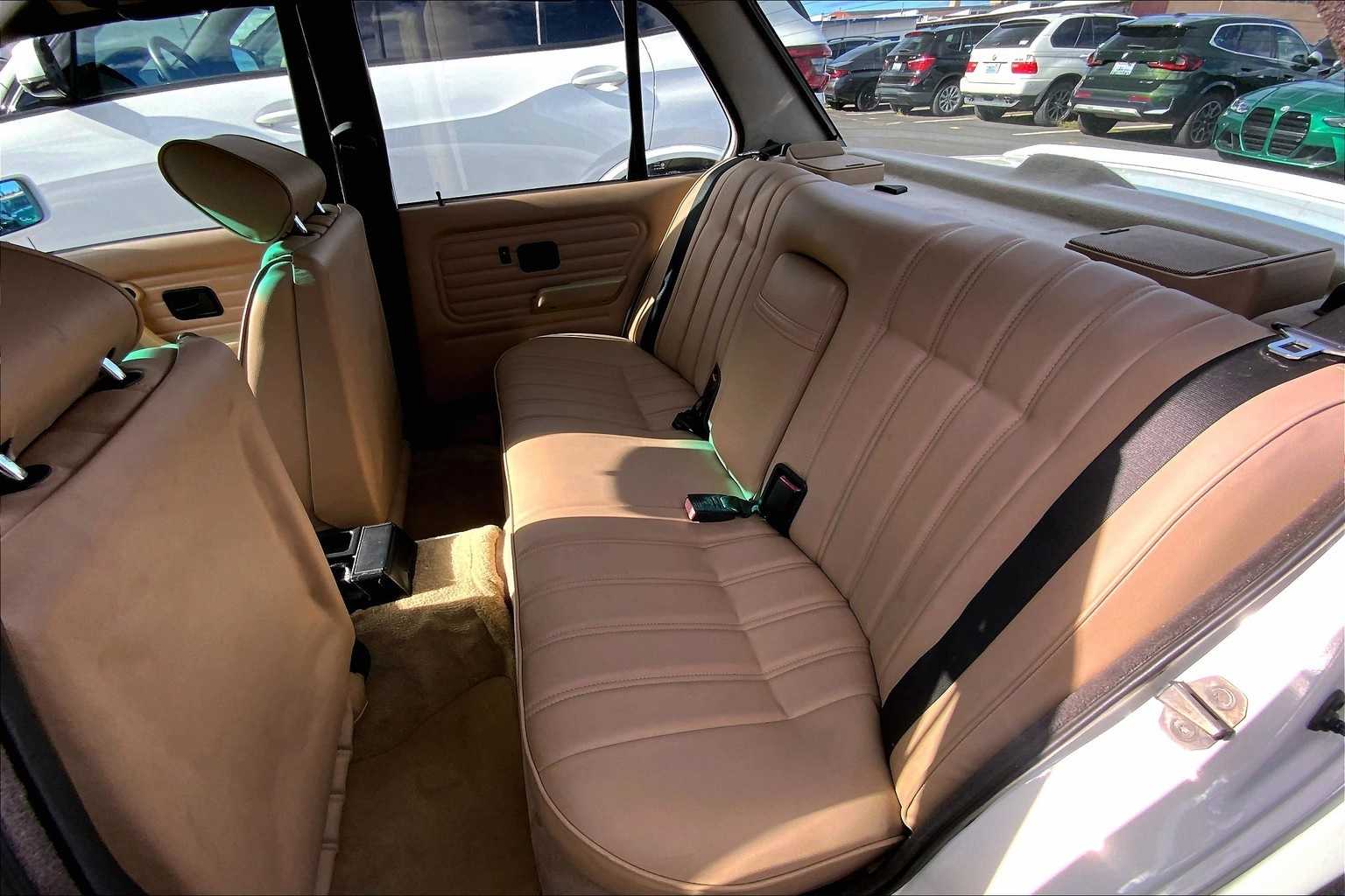 Thumbnail: 1991 BMW 3 Series - 13