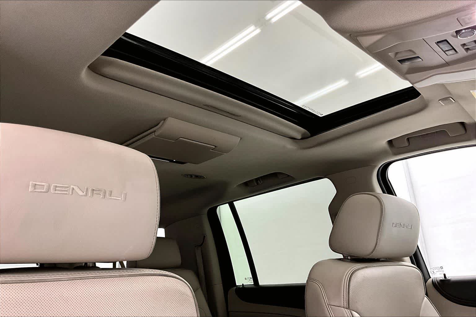 Thumbnail: 2019 GMC Yukon XL - 30