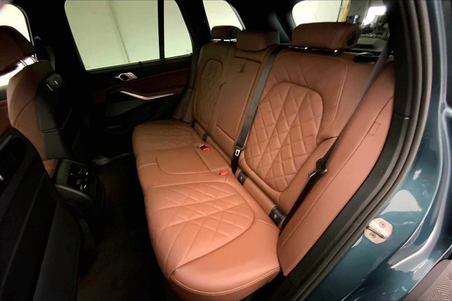 Thumbnail: 2026 BMW X5 - 13