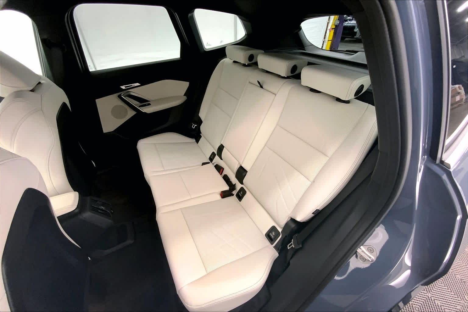 Thumbnail: 2026 BMW X1 - 13