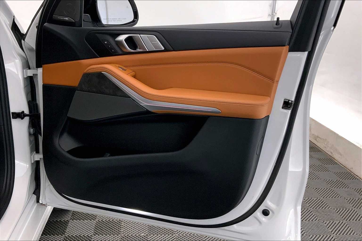 Thumbnail: 2021 BMW X7 - 28