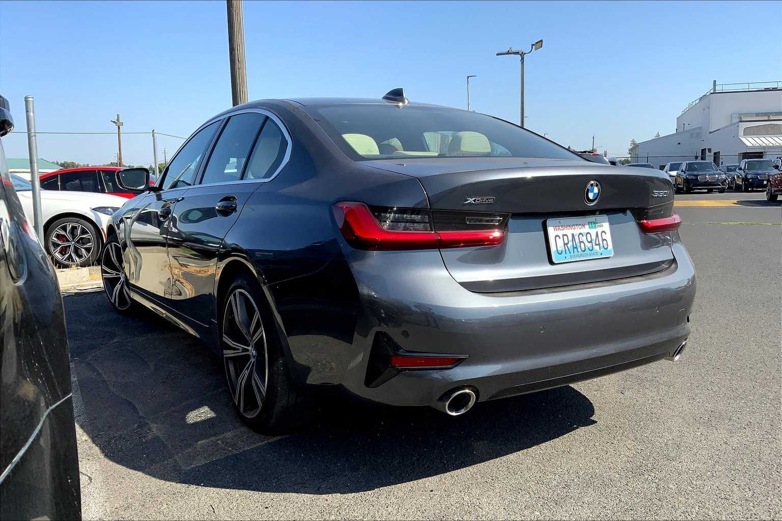 Thumbnail: 2021 BMW 3 Series - 4