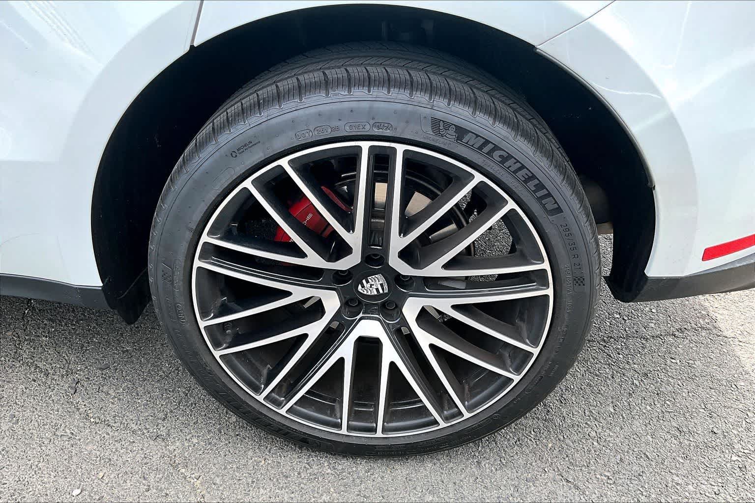 Thumbnail: 2024 Porsche Macan - 9