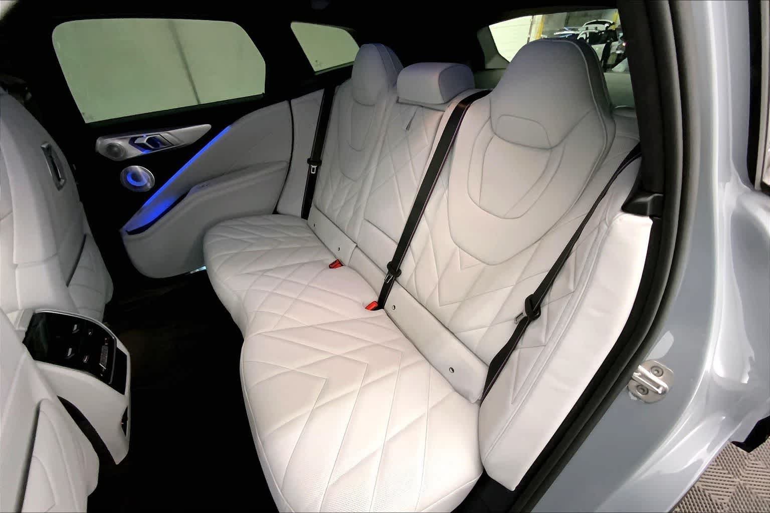 Thumbnail: 2026 BMW XM - 13